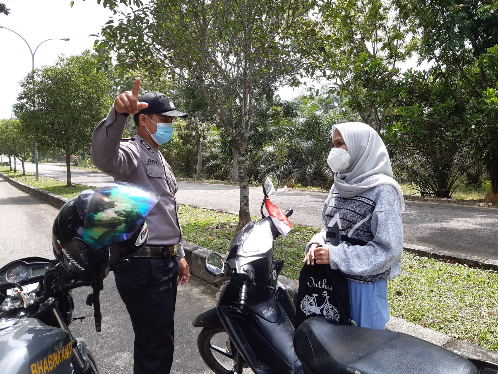 Jaga Wilkum Dari Aksi Kejahatan, Polsek Pangkalan Kerinci Laksanakan Patroli