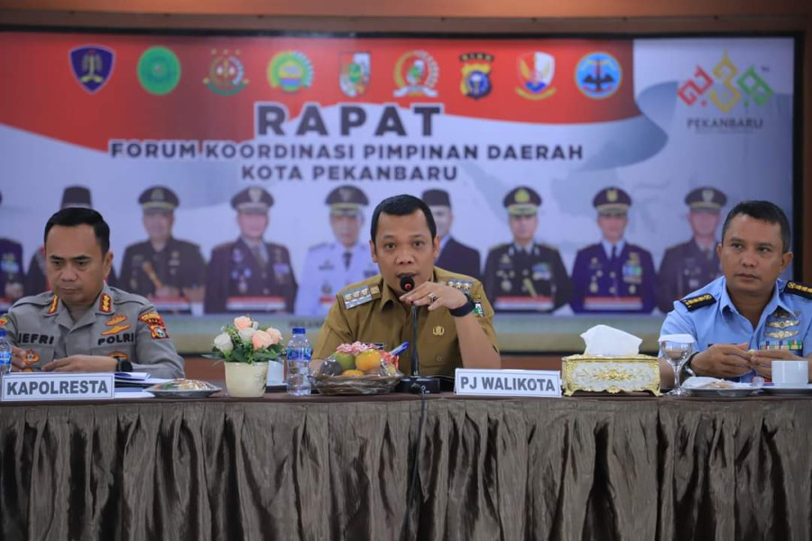 Kadis LHK Pekanbaru Hadiri Rapat Forkopimda di Lanud Roesmin Nurjadin