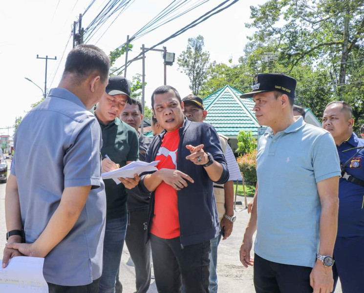 Overlay Jalan Suka Karya Dimulai, Pj Walikota Pekanbaru Lakukan Peninjauan