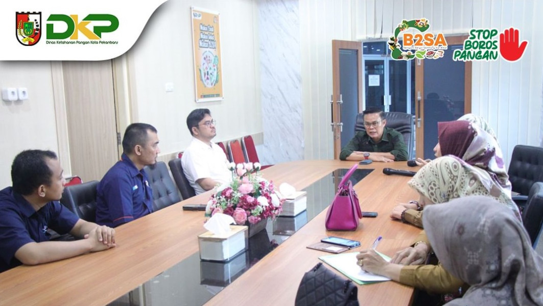 Rapat Evaluasi Penyaluran Beras CPP Periode Februari Dipimpin Kepala DKP Pekanbaru