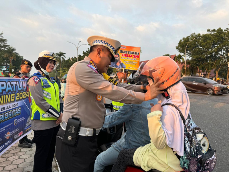 Hari Ke 4, Dirlantas Polda Riau Pimpin Langsung Operasi Patuh Lancang Kuning