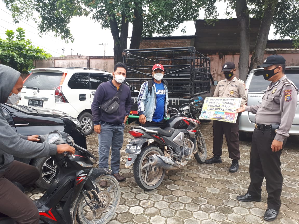 Pastikan Penerapan Prokes, Polisi di Bandar Sei Kijang Pantau Masyarakat Setempat