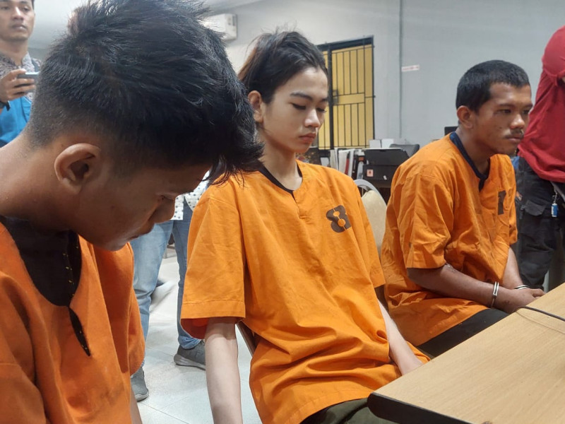 Apes! Pria Asal Surabaya dan Baru Tiba di Pekanbaru ini Diperas Teman Kencannya Yang Ternyata Waria
