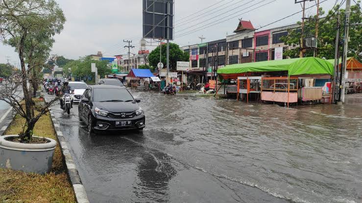 Banjir Setiap Diguyur Hujan Deras, Ini yang Dilakukan Dinas PUPR Pekanbaru
