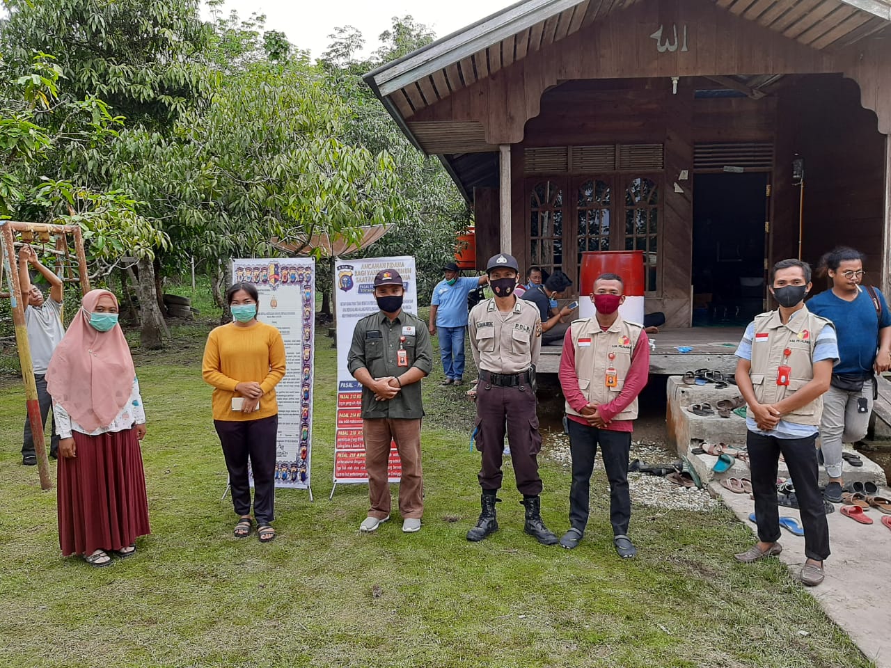 Kanit Binmas Polsek Teluk Meranti Periksa Kesiapan Protokol Kesehatan di Lokasi Kampanye
