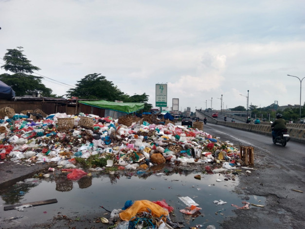 Sampah Masih Menumpuk, DPRD Pekanbaru Desak PT EPP Penuhi Kewajiban