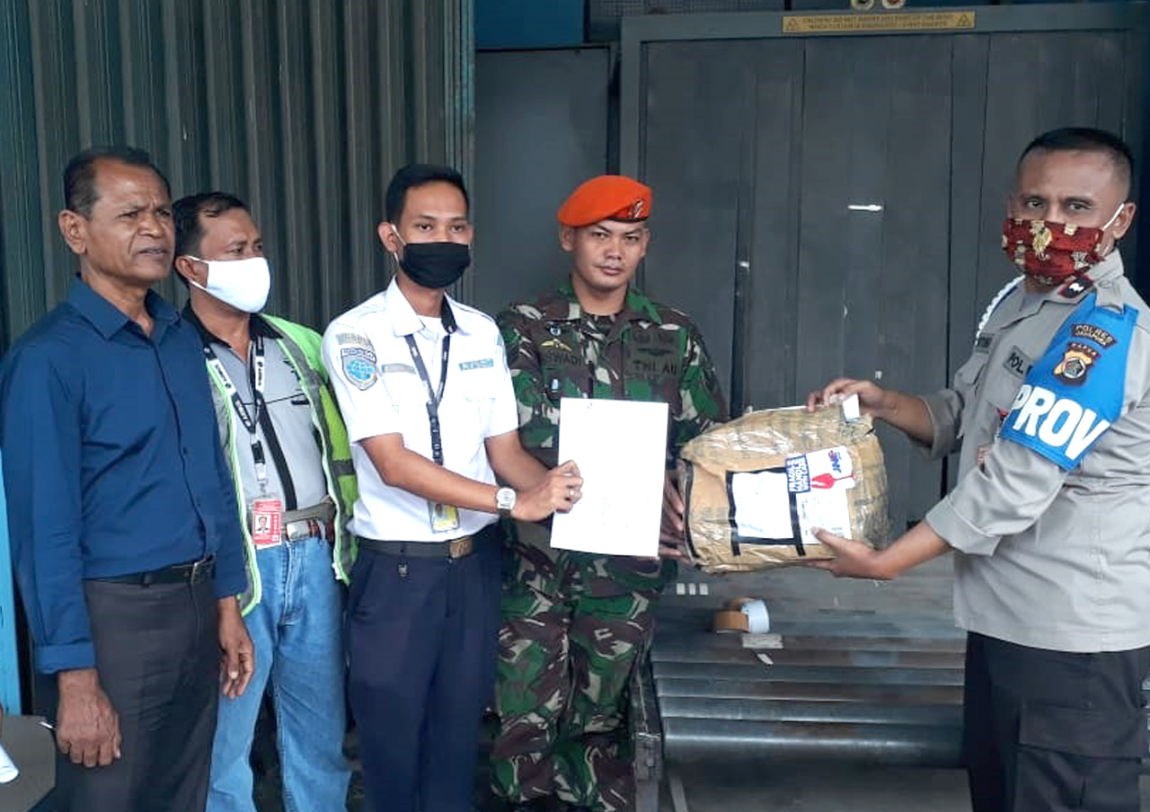 Satgas Pamrahwan Yonko 462 Paskhas Gagalkan Pengiriman Sabu di Bandara Sentani