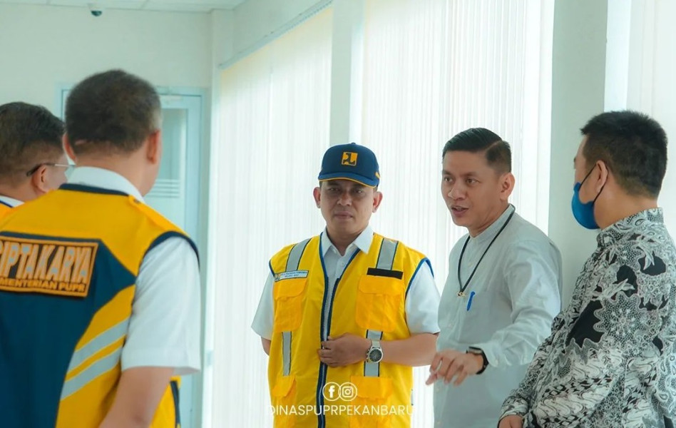 Plt Kadis PUPR Pakanbaru Dampingi Reses Komisi V DPR RI di Lokasi IPAL Bambu Kuning