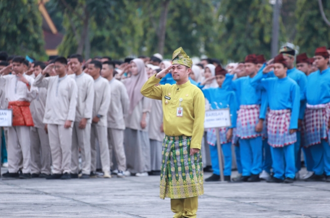 Jadi Komandan Upacara HUT ke 67 Riau, Pj Wako Pekanbaru: Ini Momen Spesial Dalam Hidup Saya
