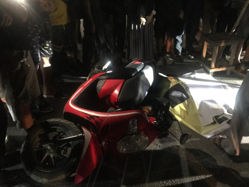 Mengerikan! Pengendara Motor Tewas Terlindas Truk Trailer, Pengemudi Melarikan Diri