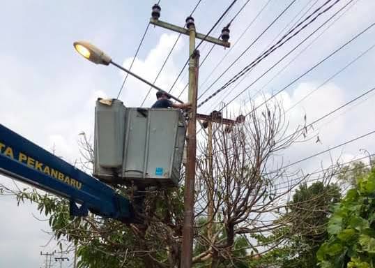 Pemkot Pekanbaru Percepat Perbaikan 1.960 PJU Rusak, Pastikan Keamanan di Malam Hari