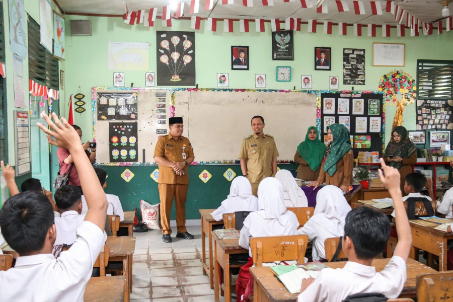 Wali Kota Pekanbaru Sidak Sekolah, Soroti Infrastruktur dan Program Religi
