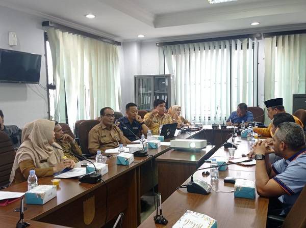 Hearing dengan Disdik, Komisi III DPRD Pekanbaru Bahas Kondisi dan Perkembangan Pendidikan