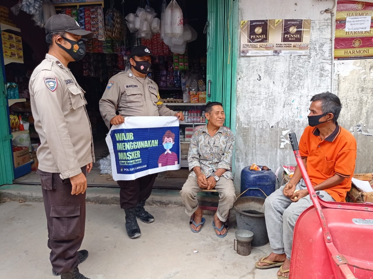 Menjaga Keamanan, Polsek Langgam Pantau Aktivitas Masyarakat