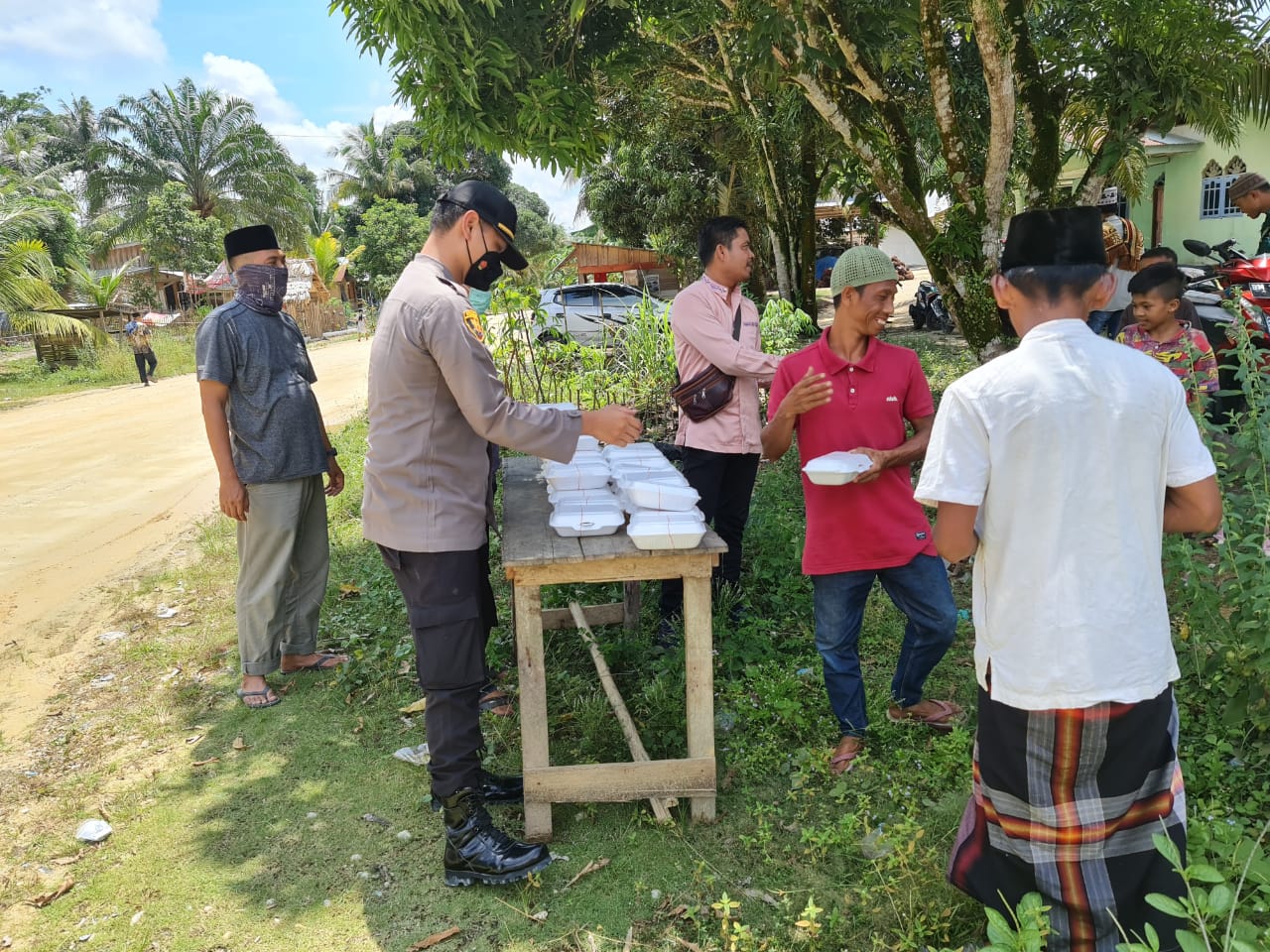 Polsek Langgam Gelar Kegiatan Jumat Barokah