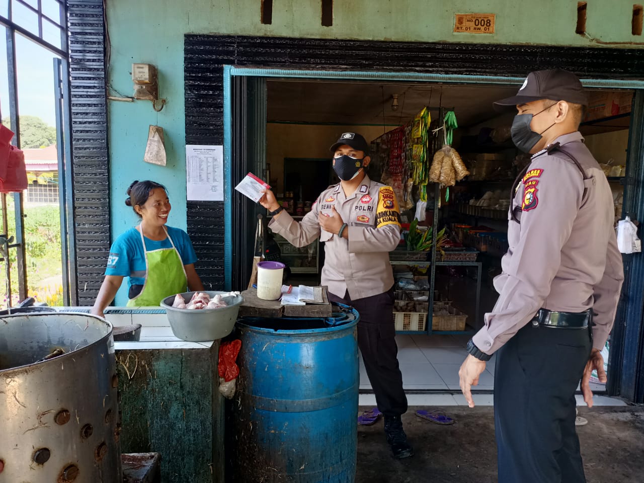 Polsubsektor Pelalawan Pantau Prokes di Jalan Koridor PT RAPP