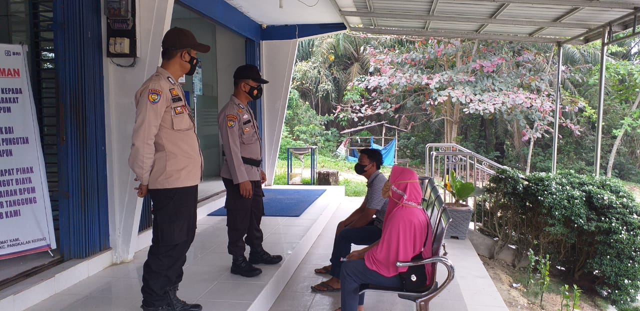 Polisi Kecamatan Kerumutan Pantau Keamanan Wilayah Binaan
