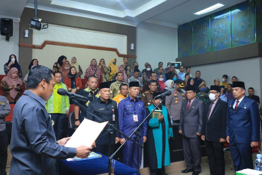 Dipimpin Pj Walikota Muflihun, Kepala BKPSDM Pekanbaru Hadiri Pelantikan 4 Kepala OPD
