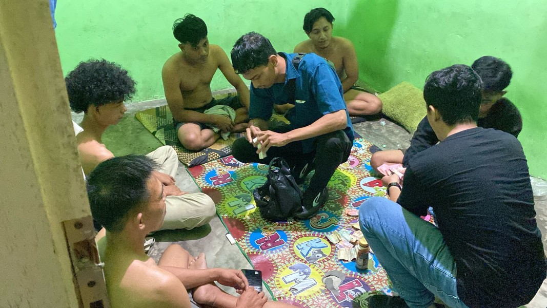 Main Judi Kartu Joker di Rumah Kontrakan, 5 Pemuda Inhu Diciduk Polisi