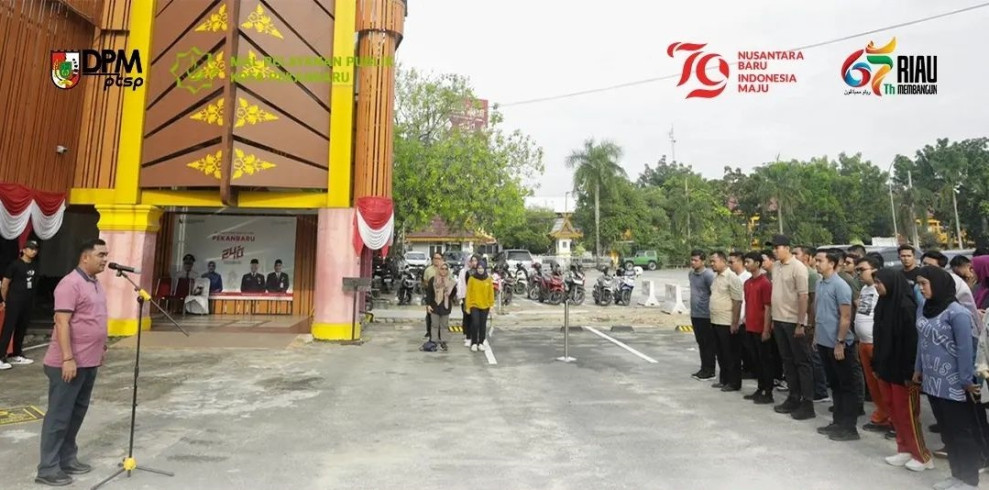 Sambut HUT ke-79 RI, DPMPTSP Pekanbaru Adakan Gotong Royong di Komplek MPP
