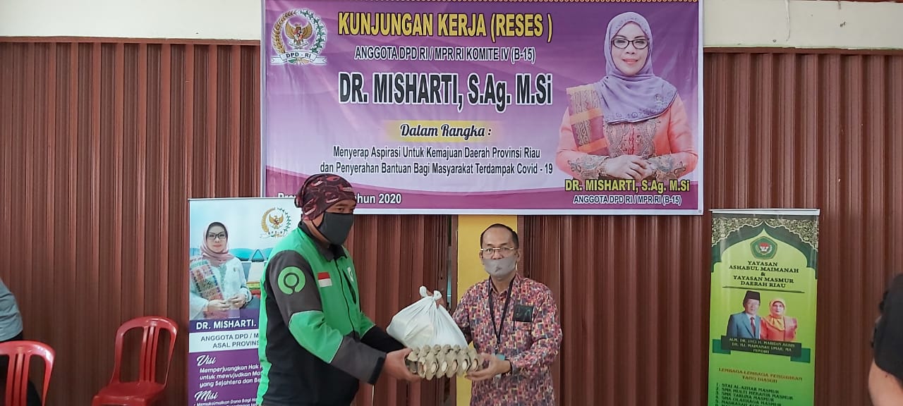 Peduli Masyarakat Terdampak Covid-19, Anggota DPD RI Misharti Berbagi Sembako