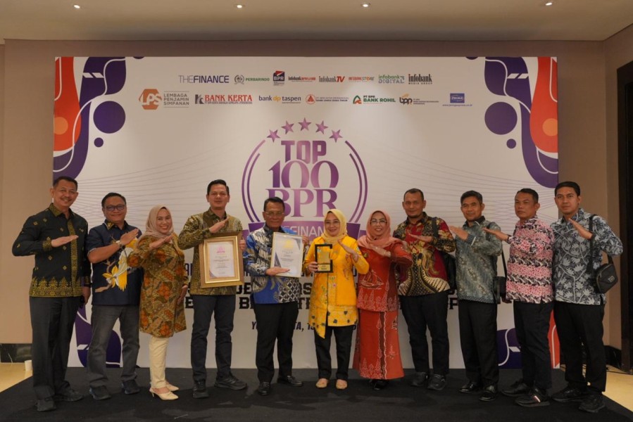 Bupati Rokan Hilir H. Bistamam Sabet Penghargaan Bergengsi Tingkat Nasional Bidang Ekonomi dan Keuangan