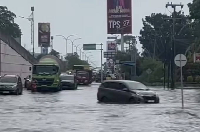 Pemko Pekanbaru Koordinasi dengan Pemprov Riau untuk Atasi Banjir di Jalan HR Subrantas