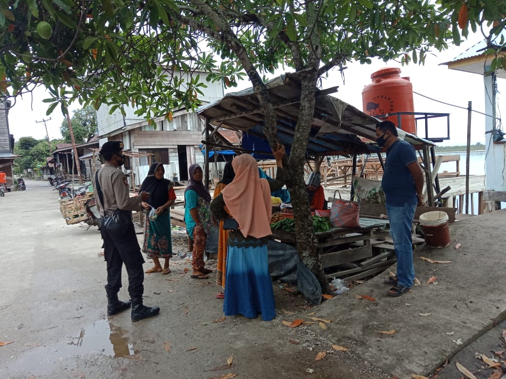 Covid-19 Belum Berakhir, Personel Polsek Teluk Meranti Sosialisasikan AKB