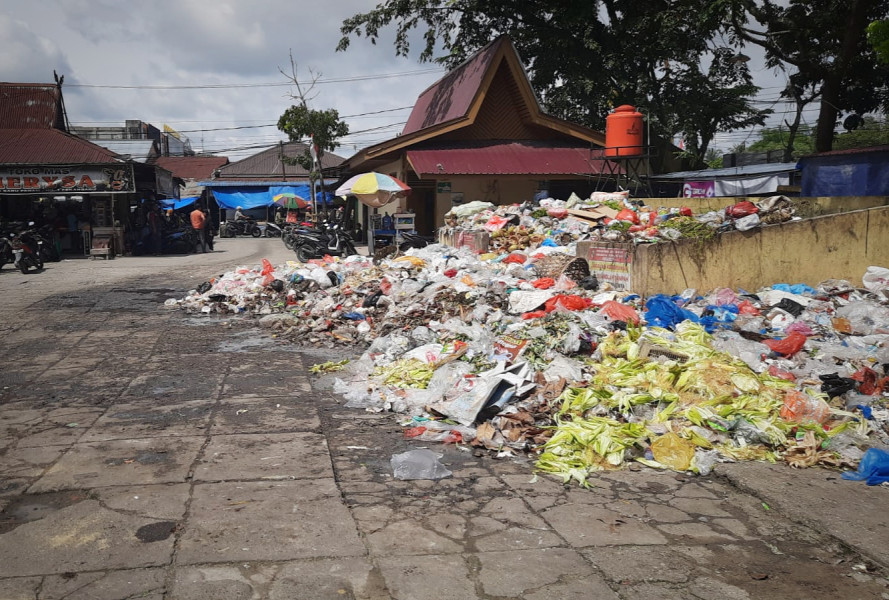 Pemko Pekanbaru Siap Beri SP1 kepada Operator Angkutan Sampah Jika Tumpukan Belum Teratasi