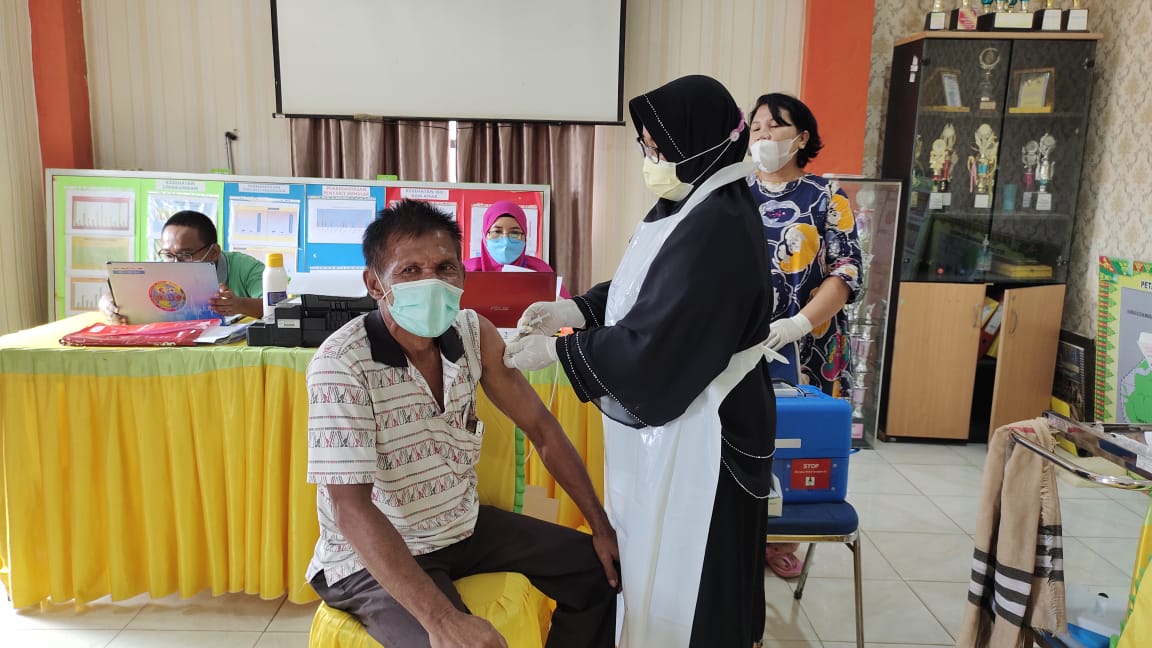 Kapolsek Ukui Kembali Tinjau Pelaksanaan Vaksinasi di Puskesmas