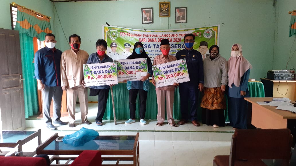 Pemdes Tasik Serai Salurkan BLT - DD Gelombang Kedua Tahap I 