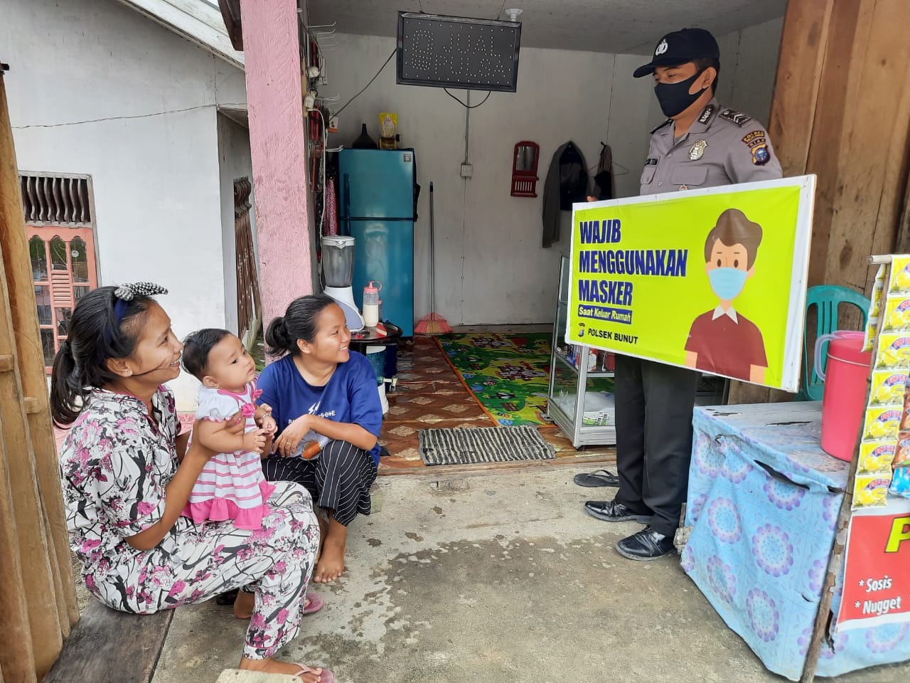 Polsek Bunut Patroli di Pasar Tradisional Cegah Kriminalitas dan Sosialisasi Prokes