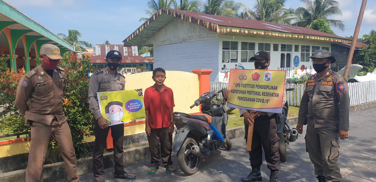 Personel Polsek Kuala Kampar dan Satpol PP Gencar Laksanakan Operasi Yustisi