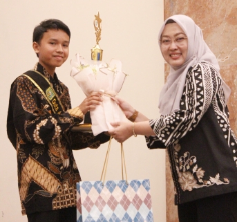 Surya Febtria Indra, Remaja Asal Pekanbaru Raih Predikat Duta Anak Riau Terfavorit 2024