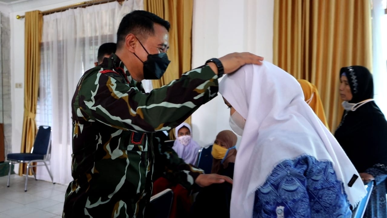 Satbrimob Polda Riau Anjangsana ke Sejumlah Panti Asuhan di Kota Pekanbaru