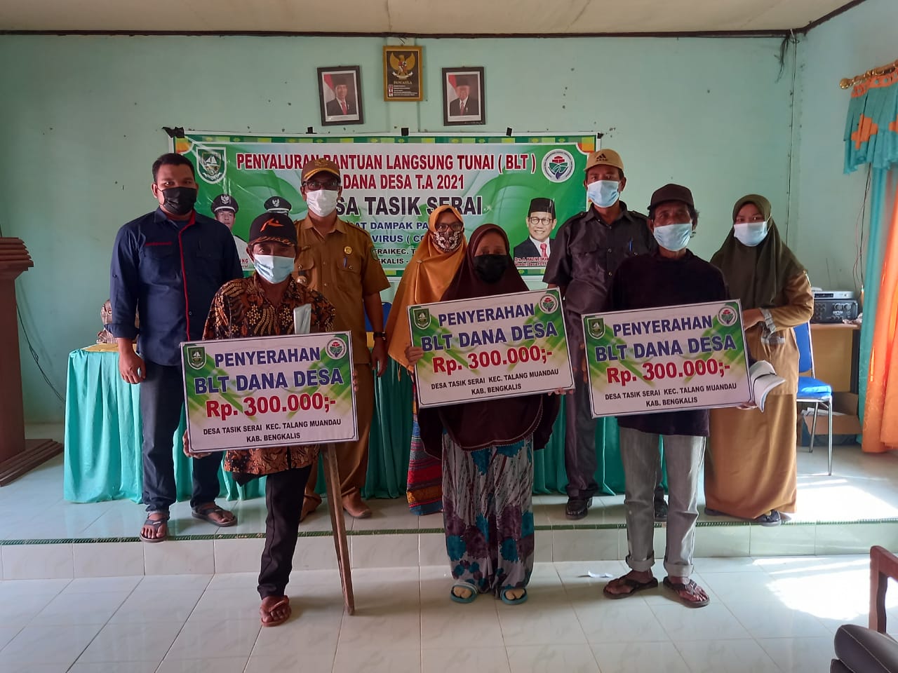 Pemdes Tasik Serai Salurkan BLT - DD Tahun Anggaran 2021 Tahap Ketiga