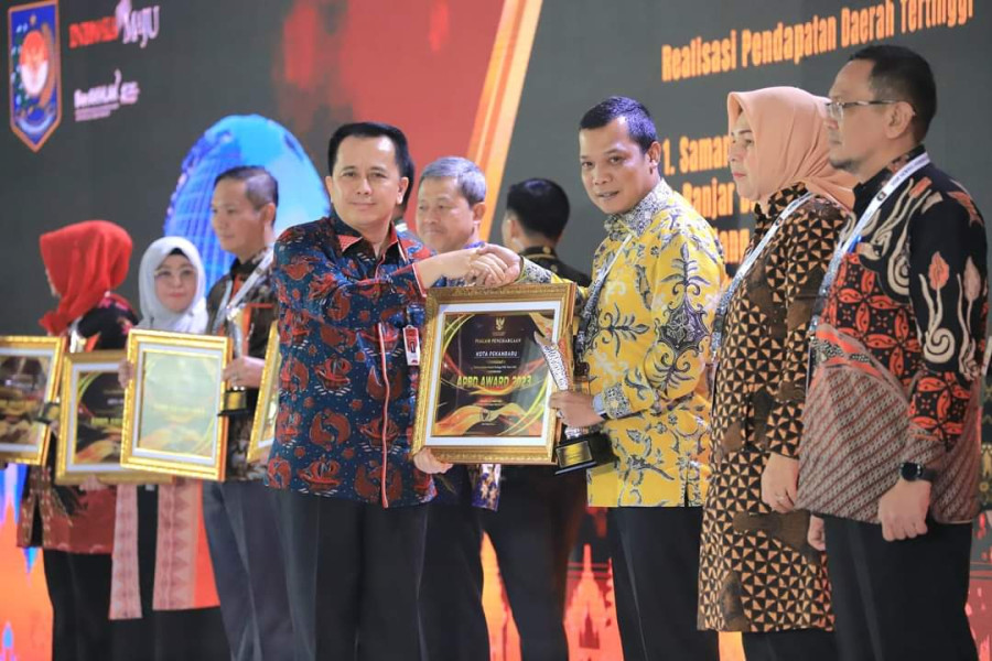 Pemko Pekanbaru Boyong Dua Penghargaan di APBD Award 2023