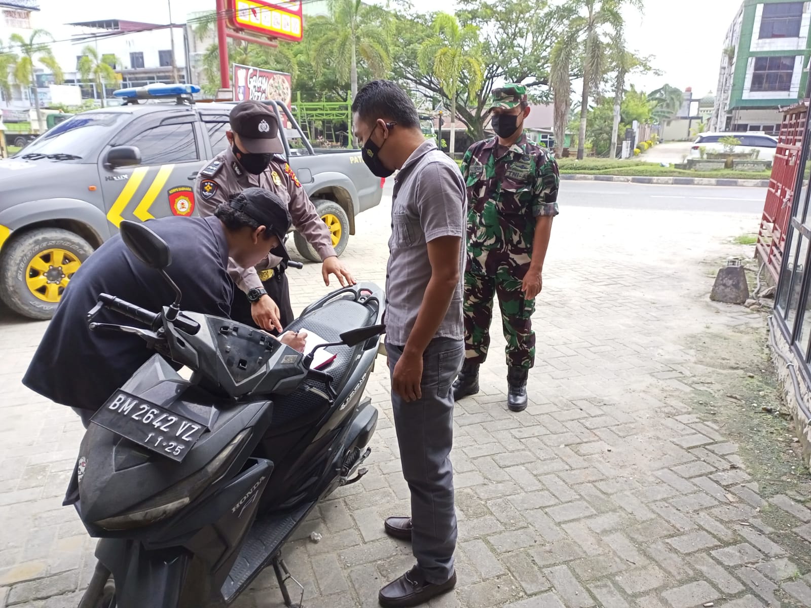 Jaring 5 Pelanggar Prokes, Polsek Pangkalan Kerinci Beri Teguran