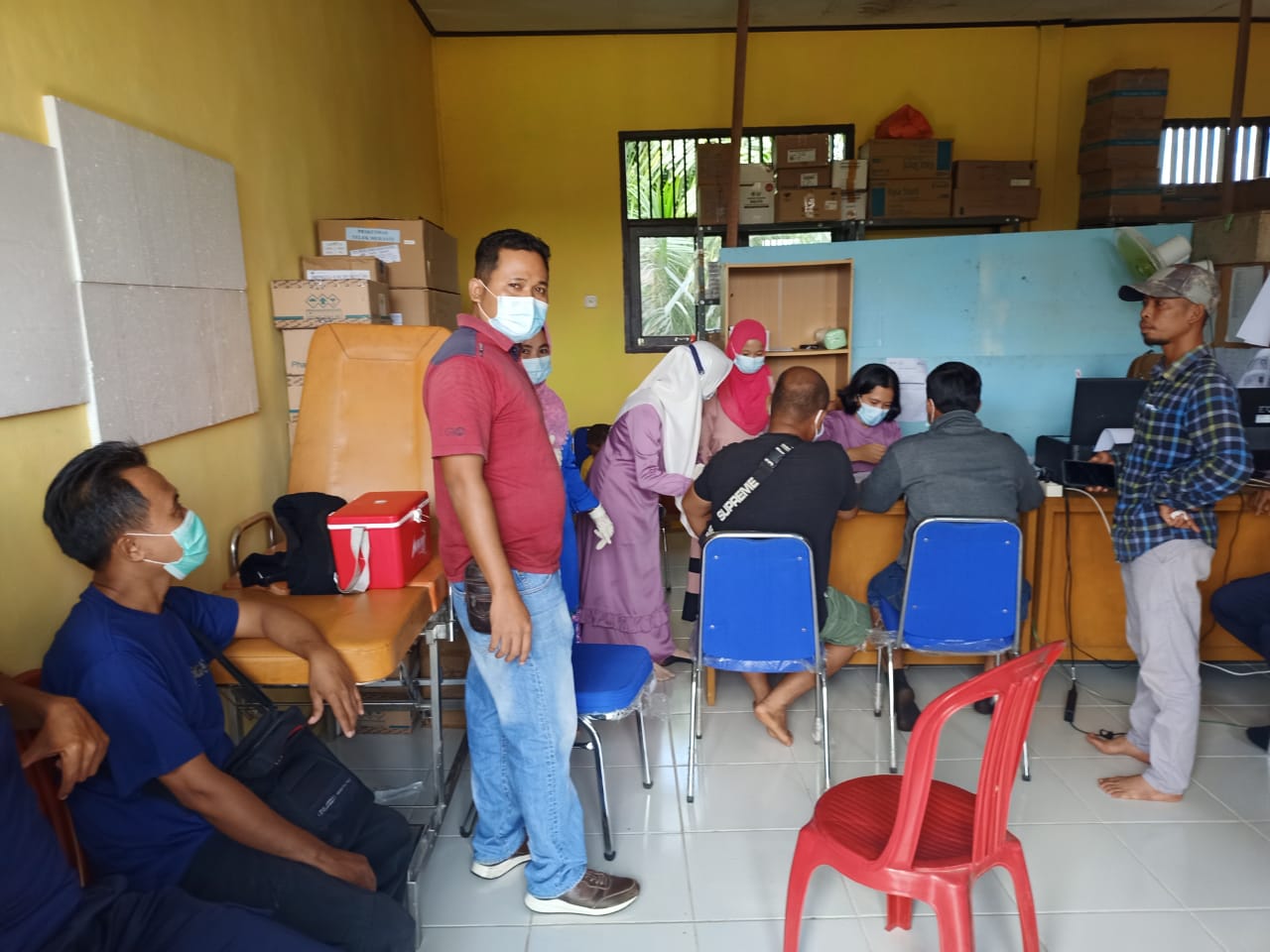 Polsek Teluk Meranti Pantau Vaksinasi Covid-19 di Puskesmas