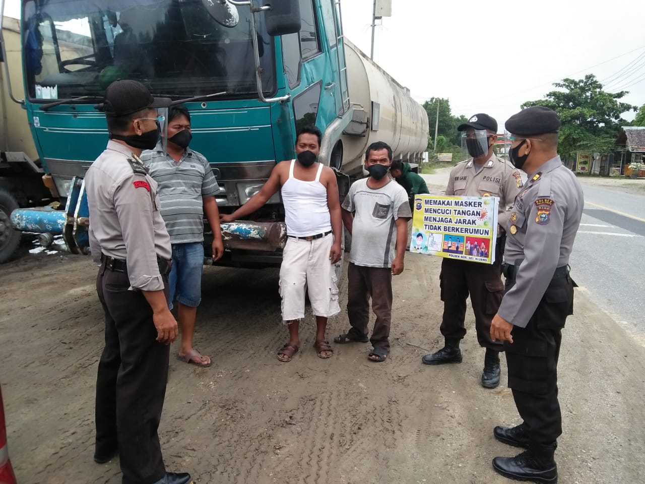 Polsek Bandar Sei Kijang Imbauan Pengguna Jalan Lintas Timur Patuhi Protokol Kesehatan