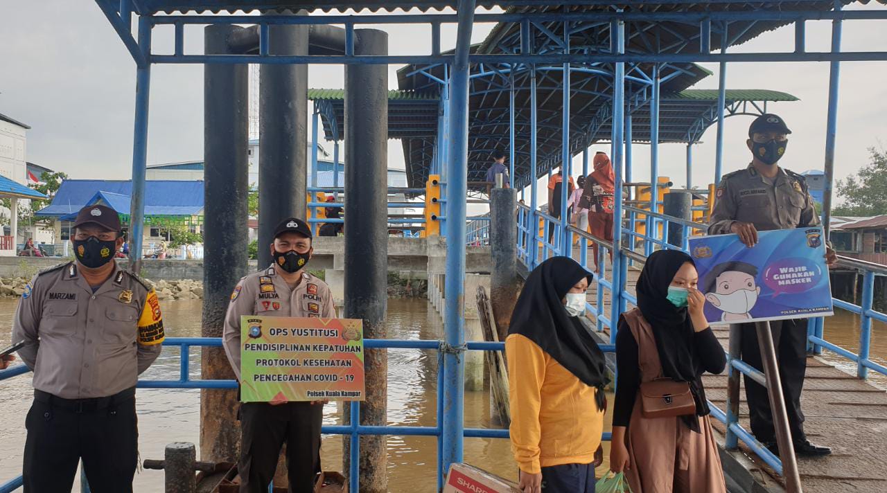 Polsek Kuala Kampar Perketat Prokes di Pelabuhan Penyalai