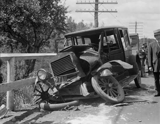 Kecelakaan Lalu Lintas Pertama di Dunia Terjadi Tahun 1896, Begini Kecepatan Mobil Saat Itu