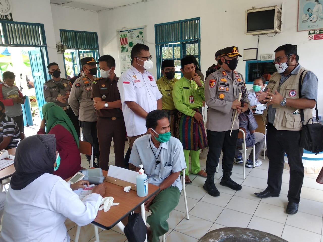 Kapolres Pelalawan Tinjau Giat Vaksinasi Massal Nasional di PT Serikat Putra