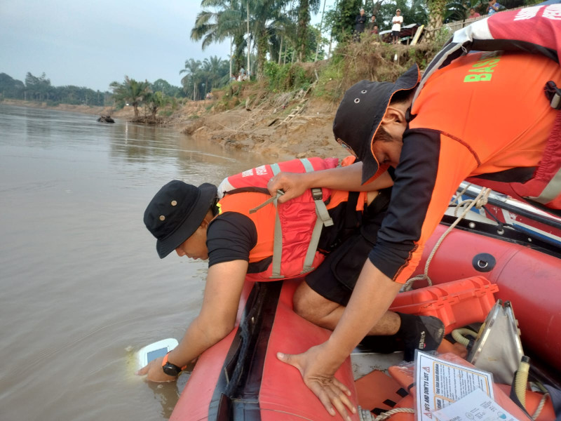 Sampan Terbalik Saat Mancing di Pasir Penyu, 2 Selamat dan 1 Orang Tenggelam