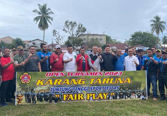 Buka Open Turnamen 2023 Karang Taruna, Kadispora Dampingi Pj Wali Kota Pekanbaru