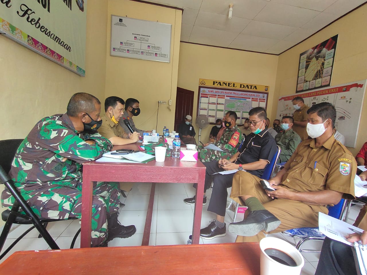 Bersama Stakeholder, Polsek Ukui Gelar Rakor dan Mitigasi Penanggulangan Karhutla dan Covid-19