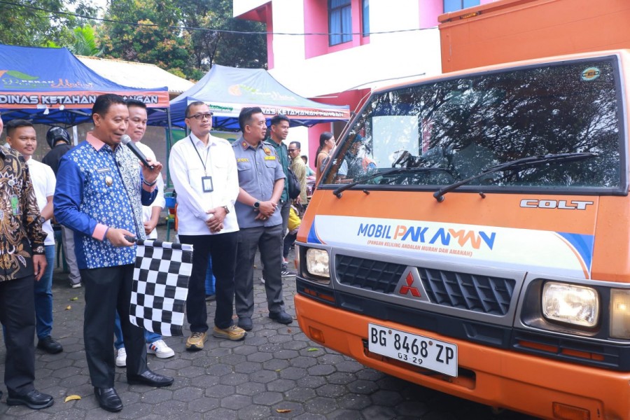 Wakil Wali Kota Pekanbaru Resmikan Mobil Pak AMAN untuk Pangan Murah