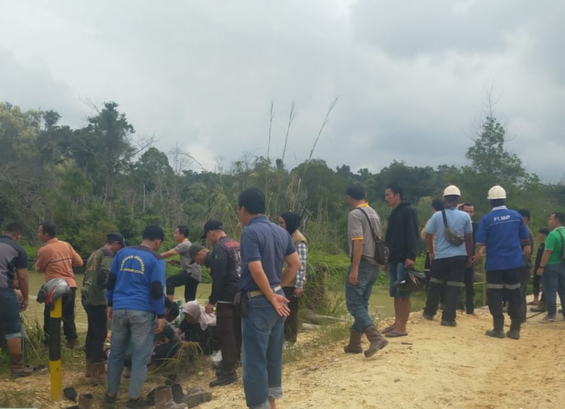 Truk Angkut 36 Pekerja Tercebur ke Sungai Segati, Pelalawan: 3 Tewas, 20 Masih Hilang