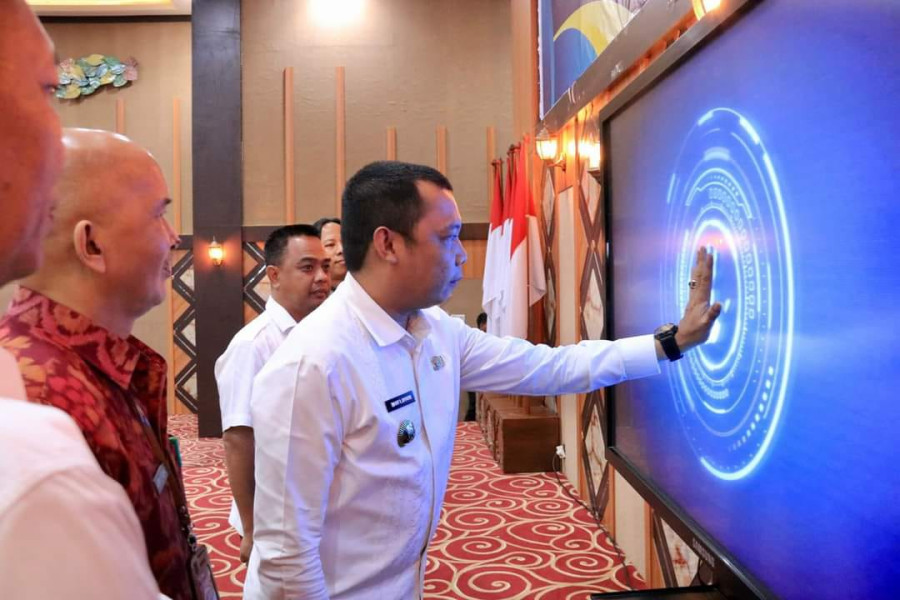 Beri Penghargaan Inovatif untuk Sejumlah OPD, Pj Walikota Pekanbaru Launching Aplikasi PEKA