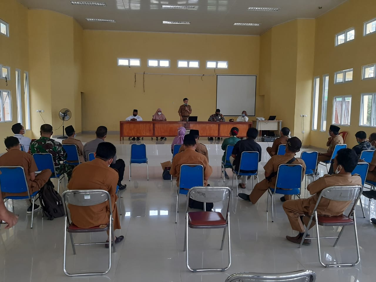 Kapolsek Ukui Gelar Rakor Lintas Sektoral dalam Rangka Penerapan PPKM tingkat RT/RW